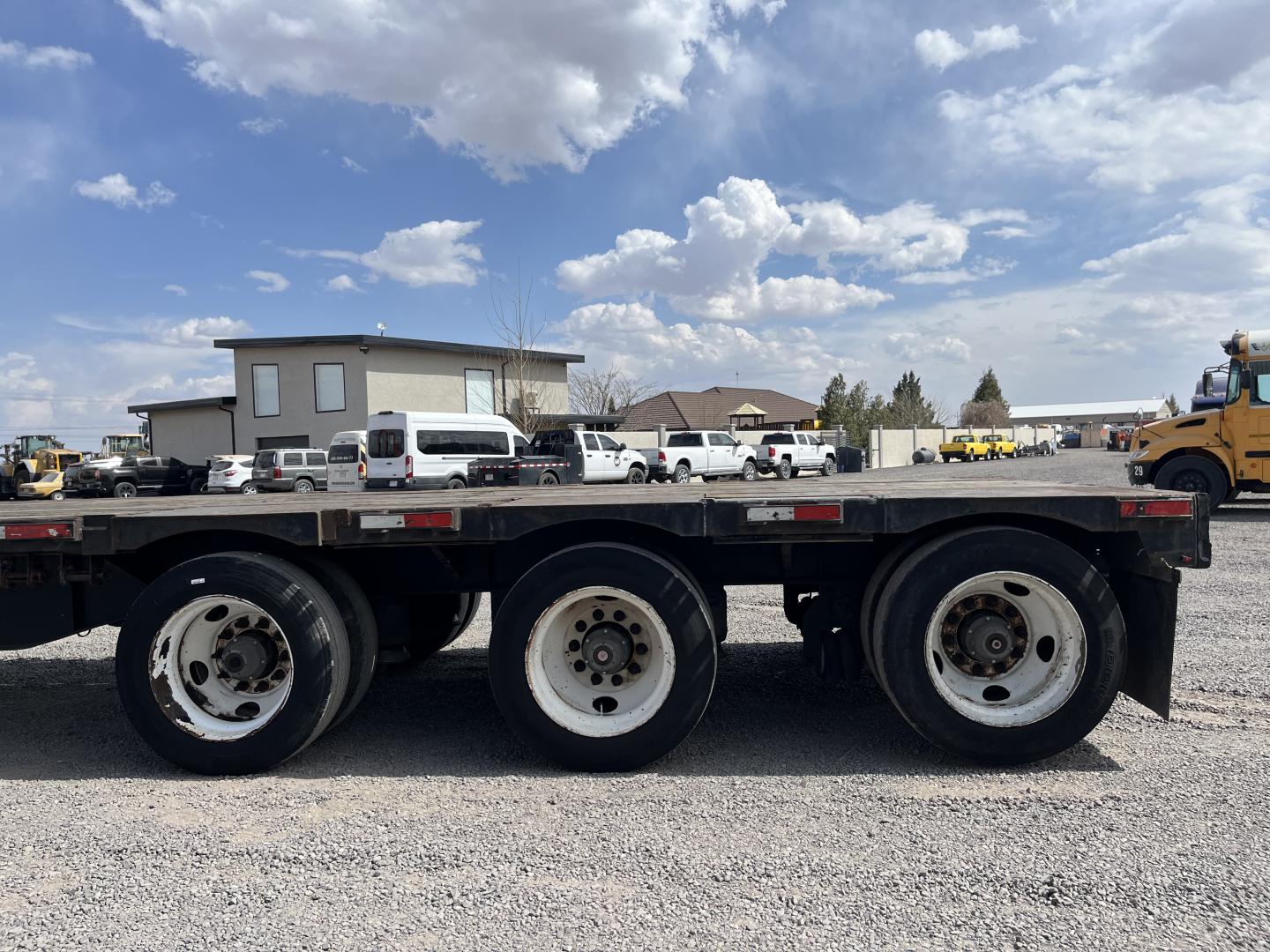 ./imagenes/INVOICE/2019/18090/STEP DECK TRANSCRAFT DTL-3000 (17).JPG